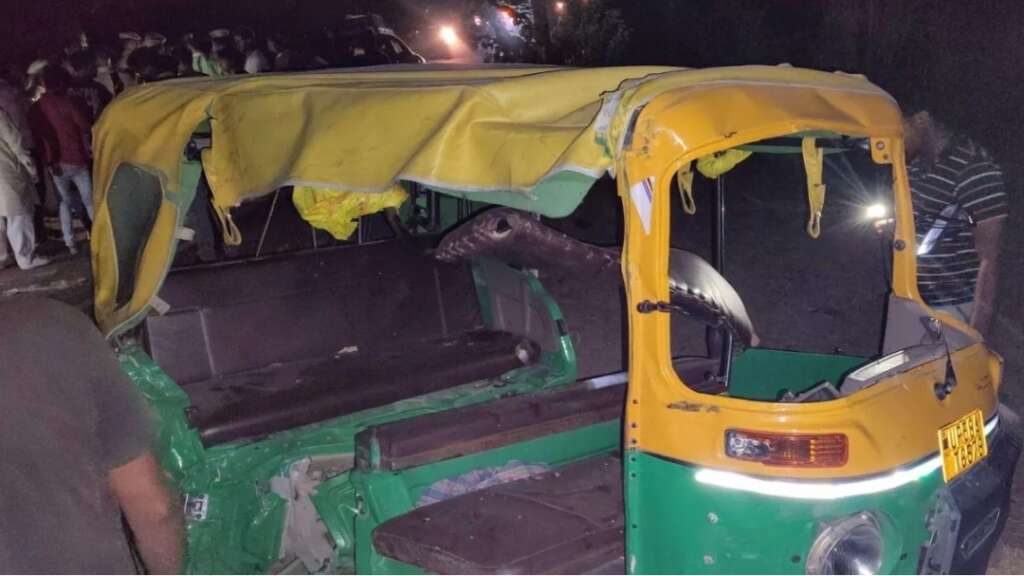UP: भीषण सड़क हादसे में पांच लोगों की मौत , रोडवेज ने ऑटो को मारी टक्कर